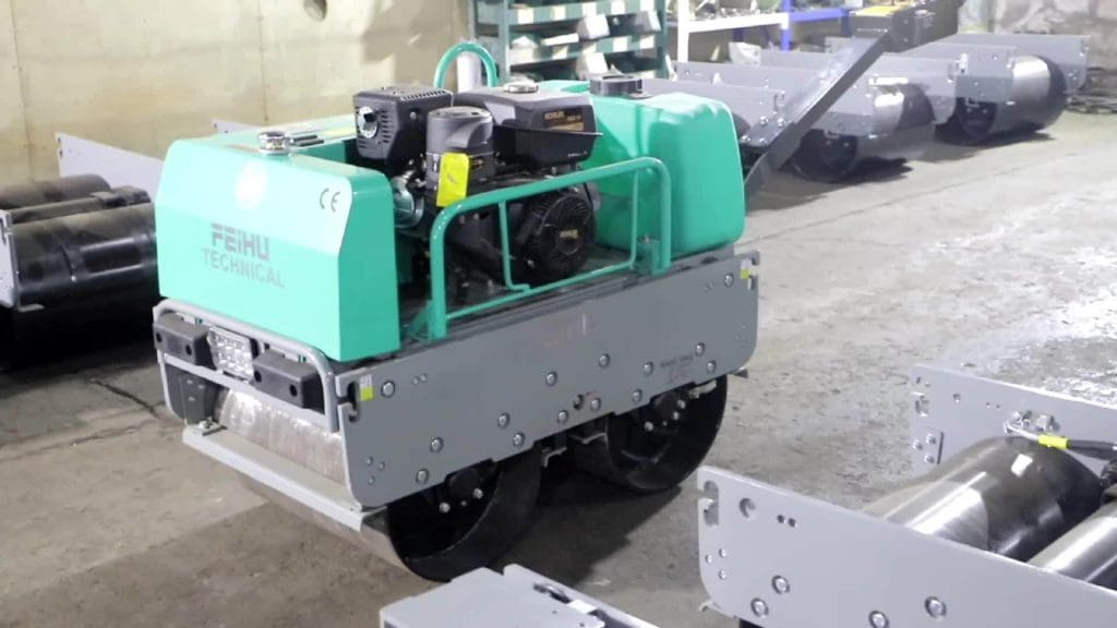 Xe lu dắt tay mini dùng đầm nén nền đường và sân bãi