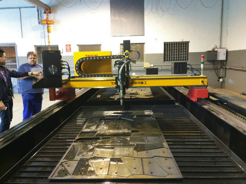 Bàn plasma CNC công nghiệp dạng cầu chạy trên ray