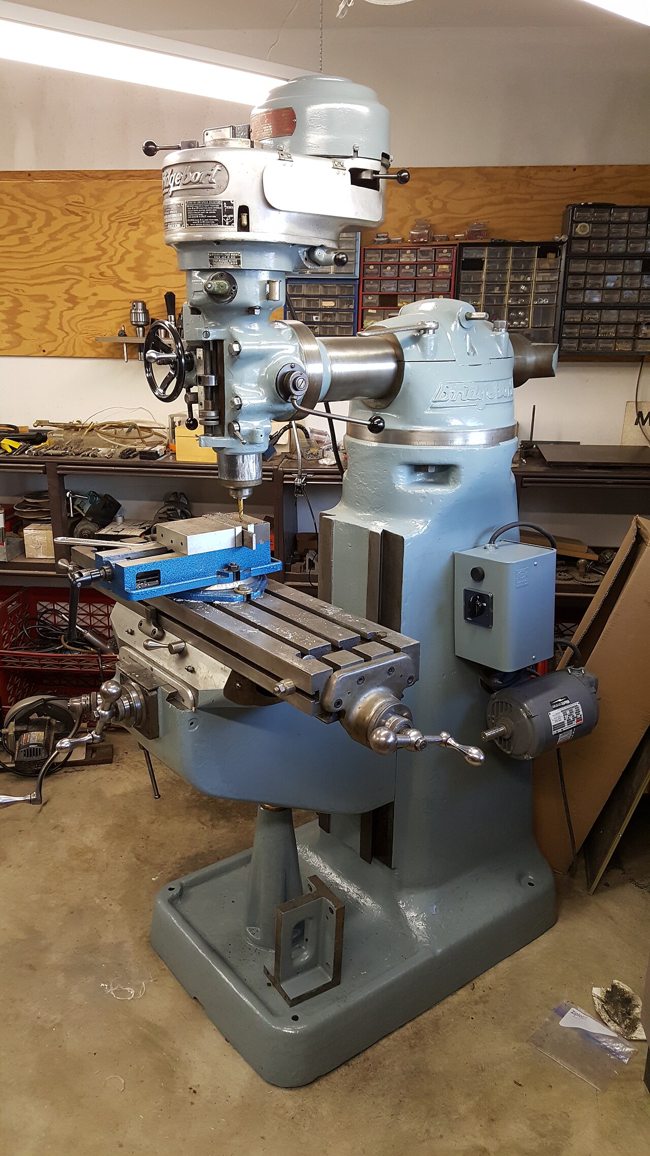 Thu mua máy phay cũ – Máy phay cơ, phay CNC các loại | Thiên Phú 2 Máy phay đứng Bridgeport cơ khí truyền thống
