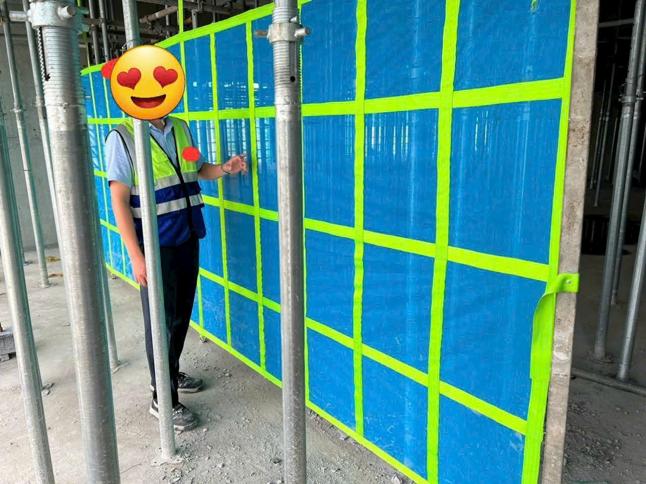 Chi tiết nút lưới dây xanh lá